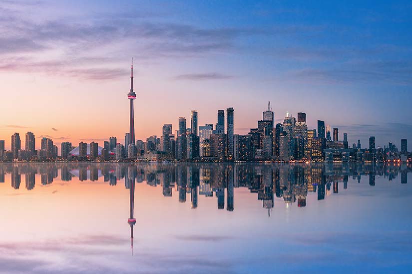 image Canada Ontario Toronto skyline au coucher du soleil is_1132328470