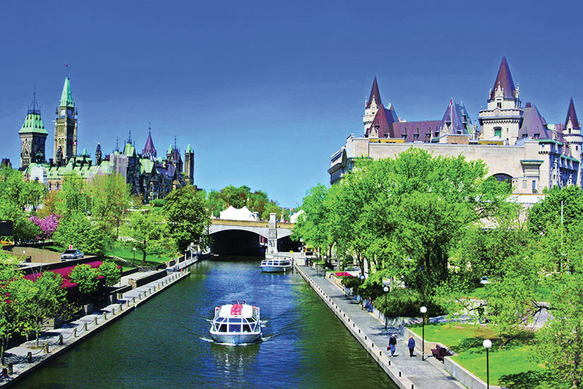 image Canada Ottawa Rideau Canal Parlement Canada Chateau Laurier  fo