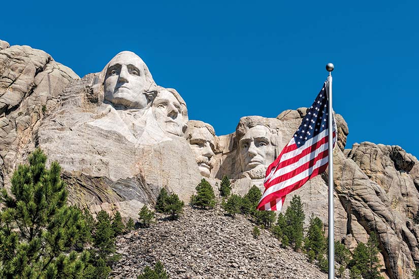 image Etats Unis Mont Rushmore drapeau as_443508679