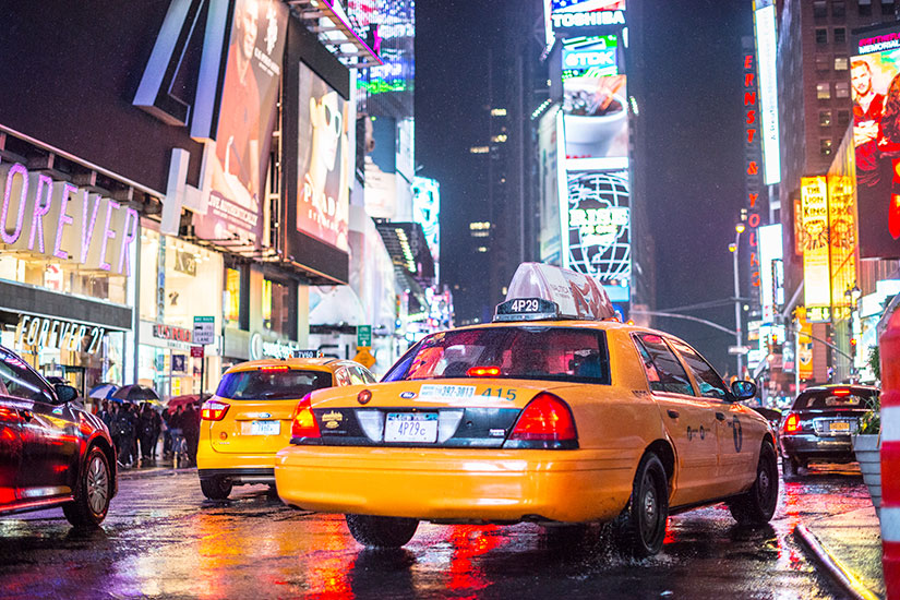 image Etats Unis New York Times Square Taxis jaunes  it